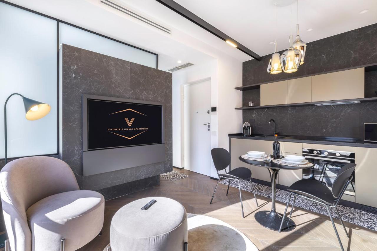 Vittoria'S Luxury Apartment Кальярі Екстер'єр фото