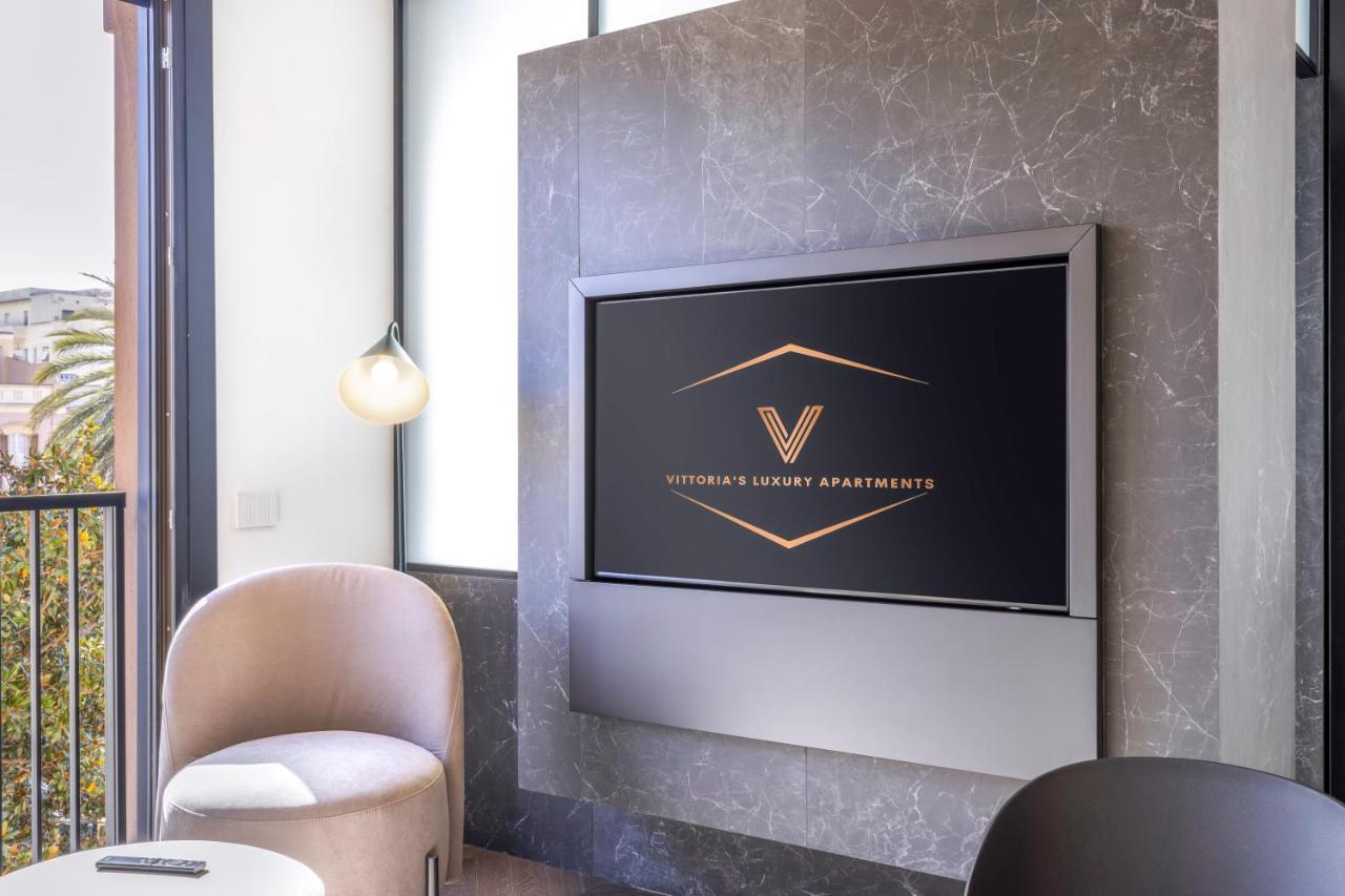 Vittoria'S Luxury Apartment Кальярі Екстер'єр фото